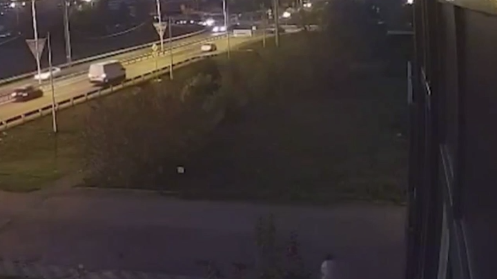 В Ейске Краснодарского края в результате падения самолета Су-34 повреждены 15 квартир