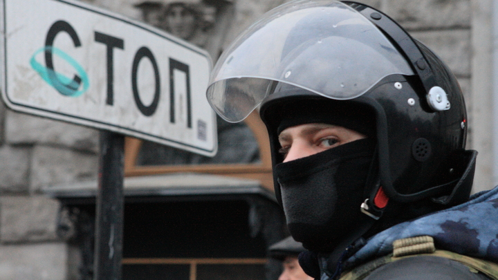 Бойцы ОМОН ворвались в один из ресторанов Екатеринбурга в поисках мигрантов-нелегалов