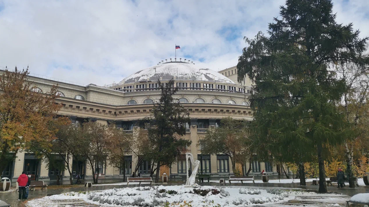 Аварийный выход бомбоубежища в НОВАТе восстановят почти за 10 млн рублей