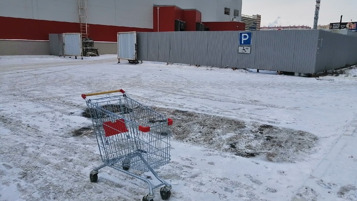 В Челябинске крупный торговый центр пытаются продать за 100 млн рублей