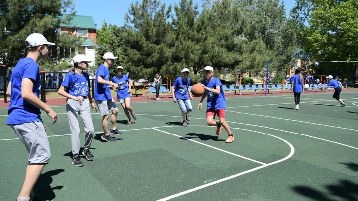 Более 130 игровых и спортивных площадок отремонтируют в Краснодаре