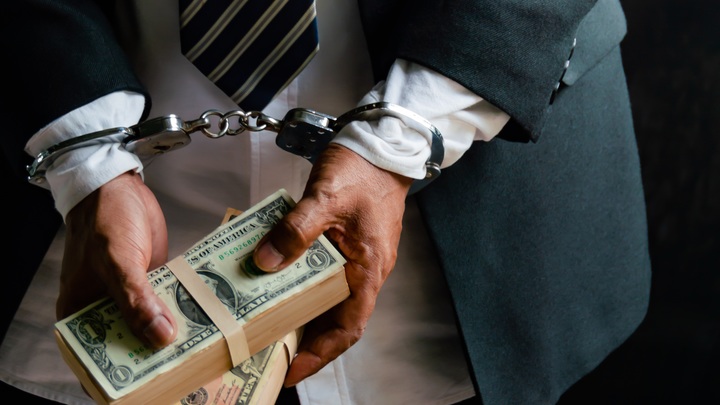 Мужику не повезло: Клан экс-замминистра Иванова проиграл – детали битвы элит представил Рощин