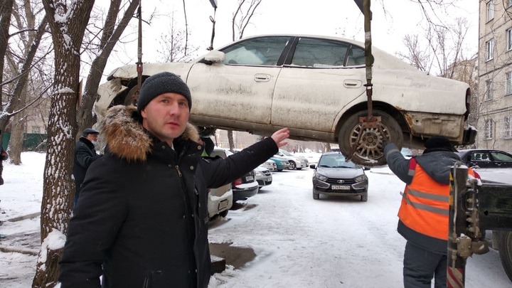 В Челябинске началась массовая эвакуация брошенных автомобилей: куда обращаться