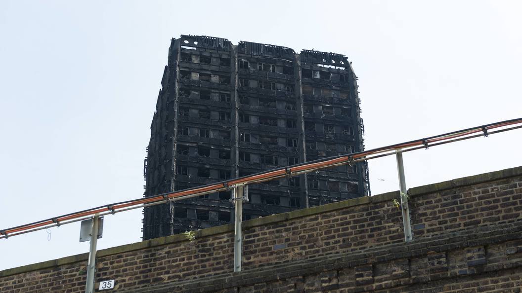 В столице Англии не менее 800 домов эвакуировали из-за угрозы пожара