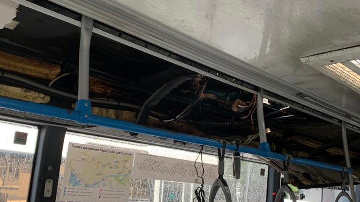 В центре Ростова-на-Дону загорелся автобус с пассажирами
