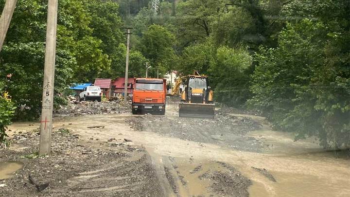 В Сочи из-за стихии пострадали порядка 30 домов