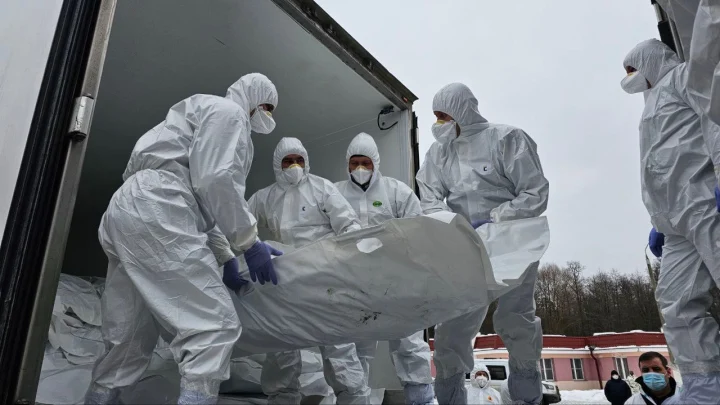 Передана тысяча тел погибших военных: Мединский опубликовал фото с места обмена