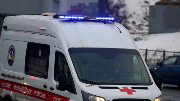 Рабочему переломало кости на заводе по производству военной техники в Омске