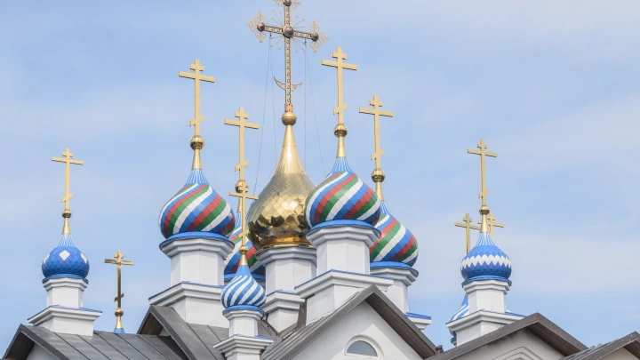 Ресторану в Оренбурге грозит крупный штраф за рекламу с хинкали вместо куполов