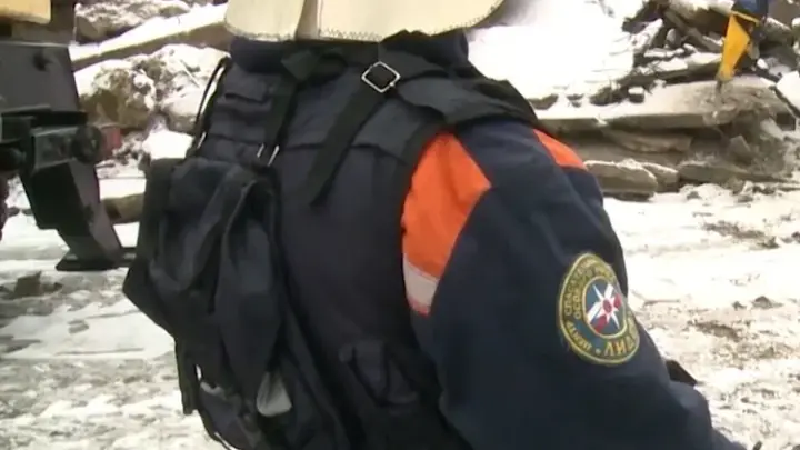 В Подмосковье под тяжестью снега в Раменском и Бронницах рухнули крыши домов