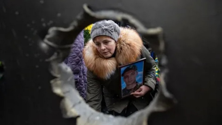 Жительница Днепропетровска опубликовала могилы солдат ВСУ