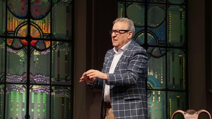 В больнице или?.. Хазанов потребовал не донимать его расспросами о здоровье