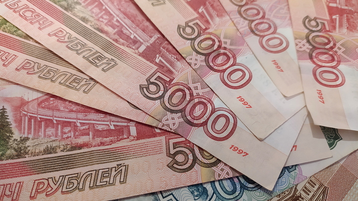 В Краснодаре 15% компаний выплатят сотрудникам премии на сэкономленные с корпоративов деньги