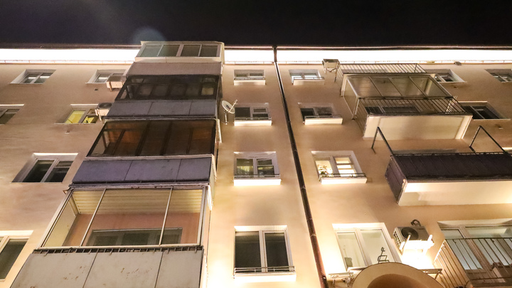 В Перми 12 домов на Комсомольском проспекте отказались от архитектурной подсветки