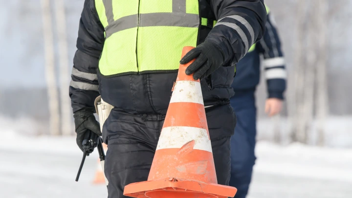 В Ростовской области на трассе М-4 лихач протаранил грузовик: образовалась огромная пробка