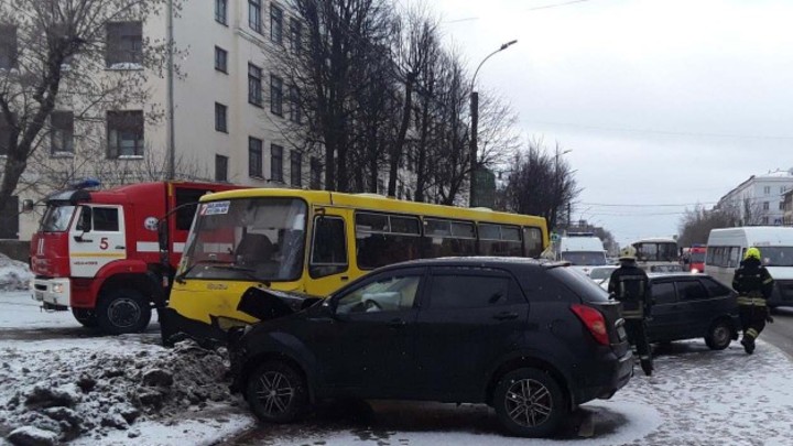Число жертв ДТП с пассажирским автобусом в Иванове выросло до шести