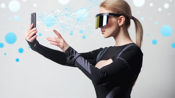 Охотятся мошенники: какие фото, смс и переписки нельзя хранить на телефоне