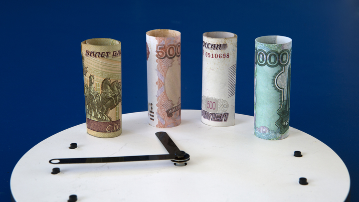 Для четырёхдневки в России нашли лазейку: Народ бунтует, а Медведеву нравится