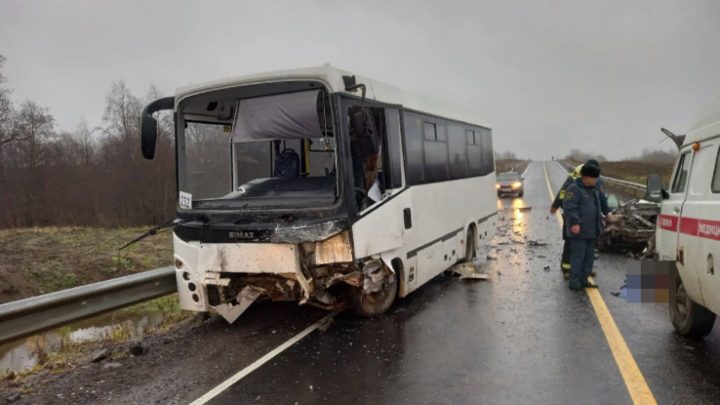 Полиция: 8 человек пострадали в ДТП с пассажирским автобусом в Ивановской области