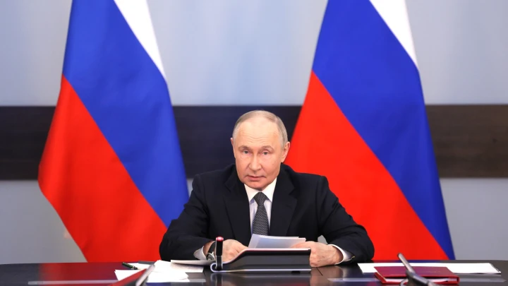 Тайное совещание в Кремле: Путин дал установки по переговорам. Лица ответственных попали на видео