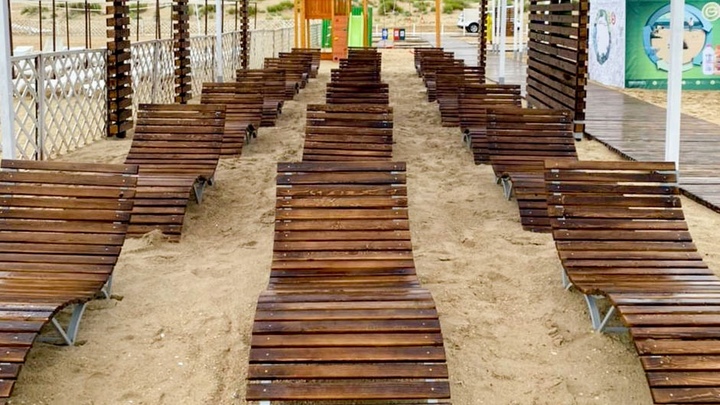 В Анапе появился первый экопляж со станцией зарядки гаджетов и умным душем