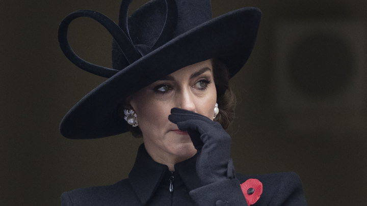 Заболевшей раком Кейт Миддлтон могут помочь в России: Известны группы риска и процесс лечения