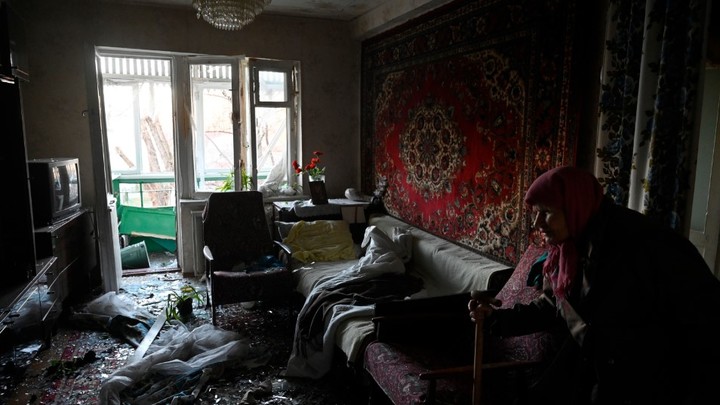 В окно влетела сенсация: В Киеве разгромлена квартира местного пропагандиста