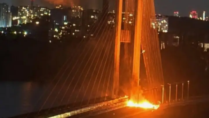 «Южный мост в щепки!»: Массированный удар парализовал Киев и погрузил тылы ВСУ в блэкаут 2 октября
