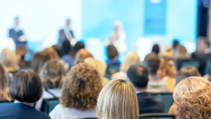 Уберите его! Ельцин Центр теперь в Москве. Выгоняет журналистов и глумится над русскими солдатами