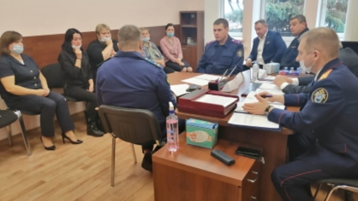 Жителей села Бужаниново заверили, что в проблемное общежитие больше не заселят мигрантов