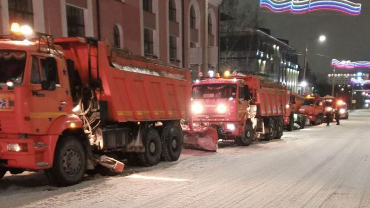 Во Владимире устраняют последствия ночного ледяного дождя