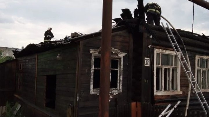 От удара молнии загорелся дом в Ардатовском районе