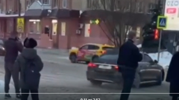 В Мытищах сынок устроил дрифт на папиной иномарке на 10 протоколов
