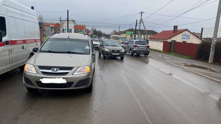 В Миллерово водитель сбил перебегавшего дорогу 16-летнего парня