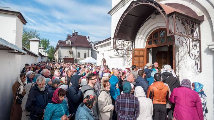 Прифронтовой Белгород встретил великую святыню, чтобы вознести молитвы о Победе