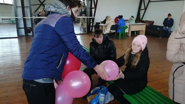 В школы Ростовской области пошли учиться более 2300 детей из Донбасса