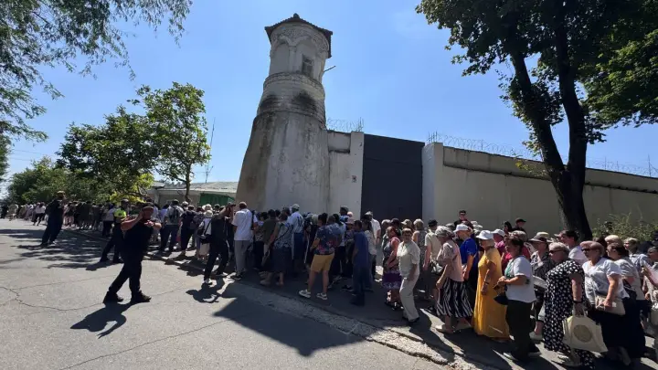 В Кишиневе полиция перекрыла улицы перед СИЗО, где содержат главу Гагаузии
