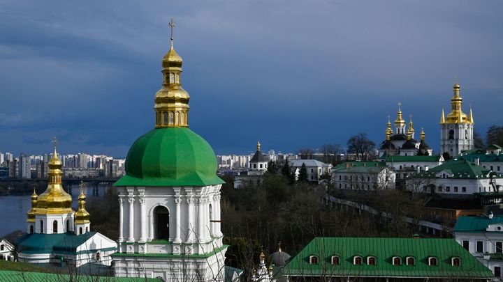 Божественный призыв не отчаиваться. Священник разъяснил смысл чуда с иконой в Лавре