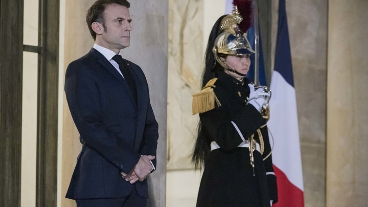 СВР: Франция готовит к отправке на Украину воинский контингент из 2 тыс. человек