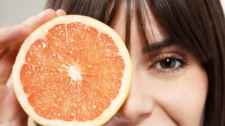 Медики назвали признак опасного состояния организма: Смотрите в глаза