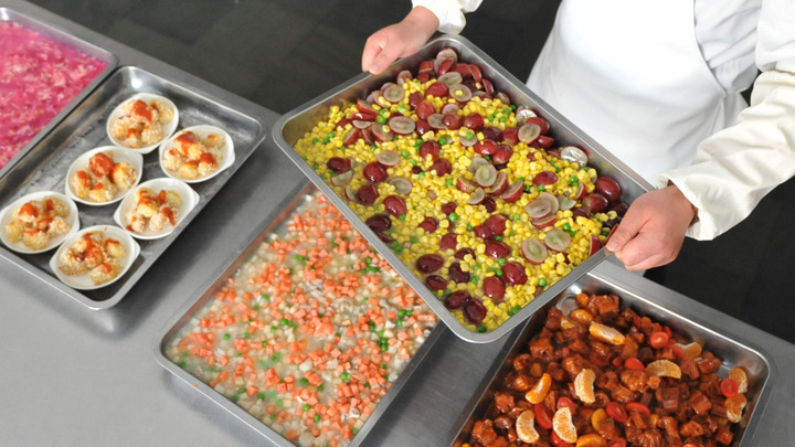 Как в душу плюнули: Мигранты в Литве на добро ответили жестокими издевательствами