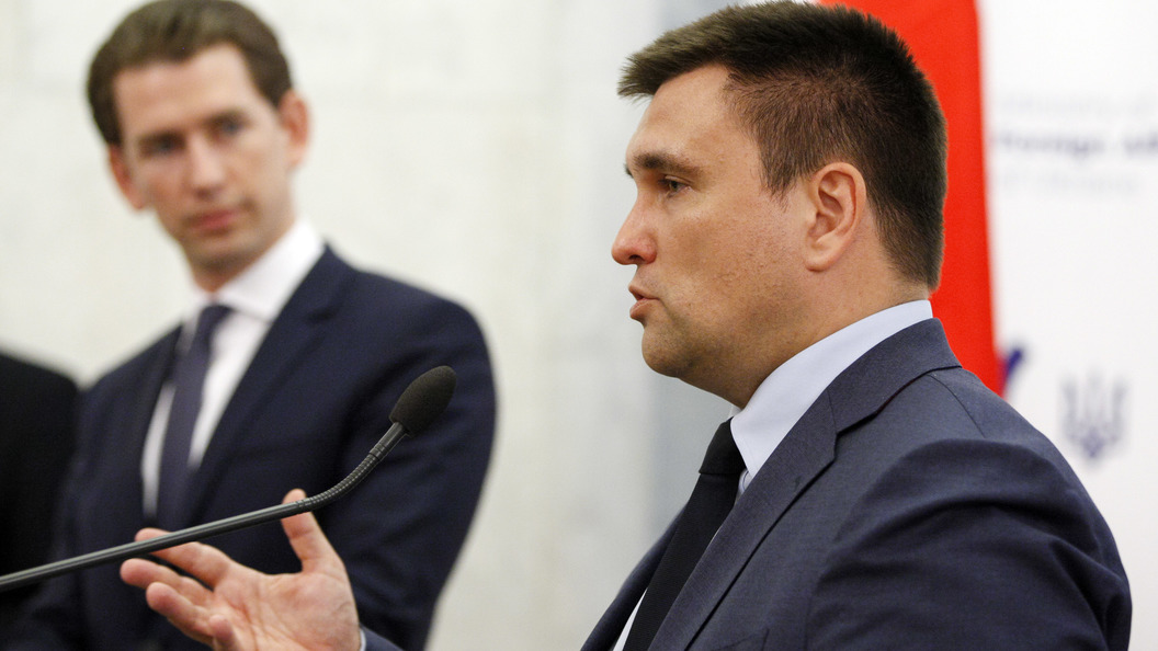 Климкина возмутила бумажка, резюмирующая итоги саммита Украина-ЕС Климкина возмутила бумажка, резюмирующая итоги саммита Украина-ЕС