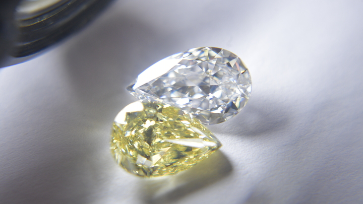 В Домодедово пассажирка пыталась тайно привезти золота и бриллиантов на миллион с лишним рублей