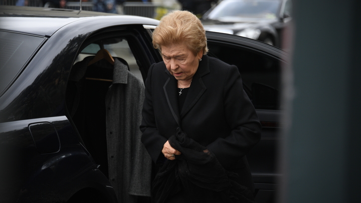 Mash: 91-летнюю Наину Ельцину экстренно госпитализировали в Москве