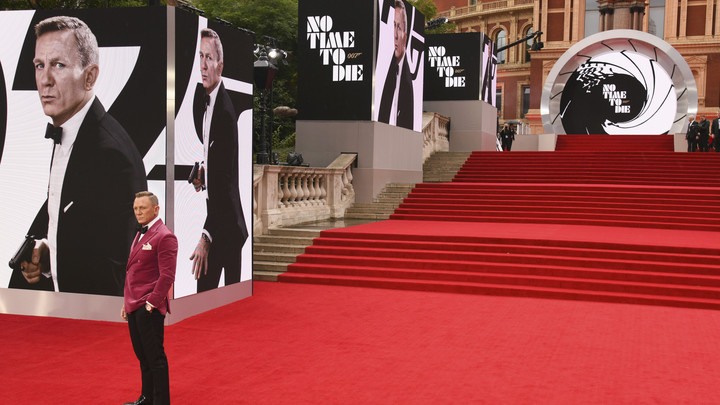 Не мужчина, не женщина. Следующий Бонд рискует растерять бинарность