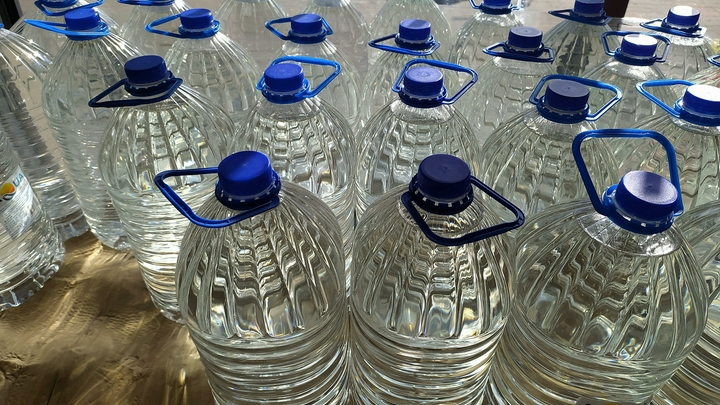 Два литра воды в день - миф или правда? Ответ дал врач