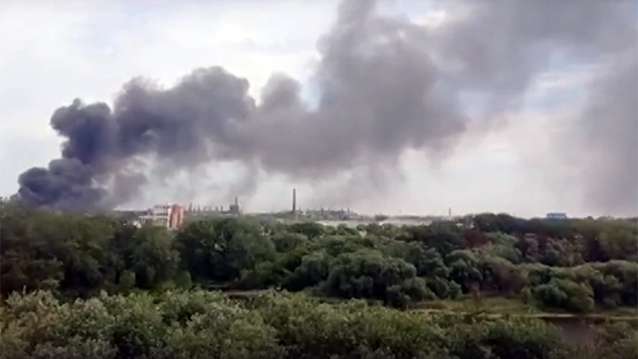 Крупный пожар в Челябинске: горит большой склад