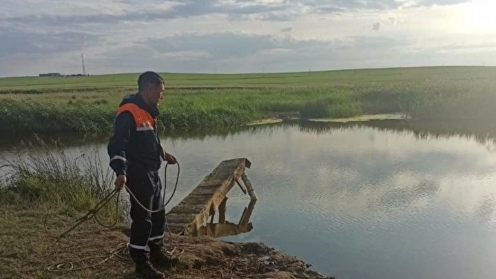 Утонул на глубине по пояс: на водоемах Челябинской области за один день погибли два человека
