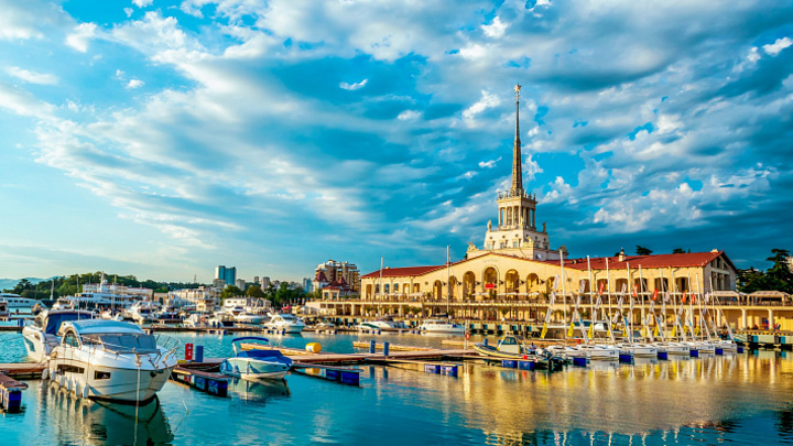 Не оставили выбора: Краснодарский край стал лидером по туризму летом и осенью