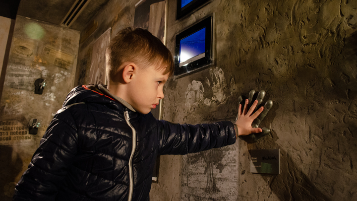 Зал визжал, натурально: Военкор задал неудобный вопрос о русских железных людях